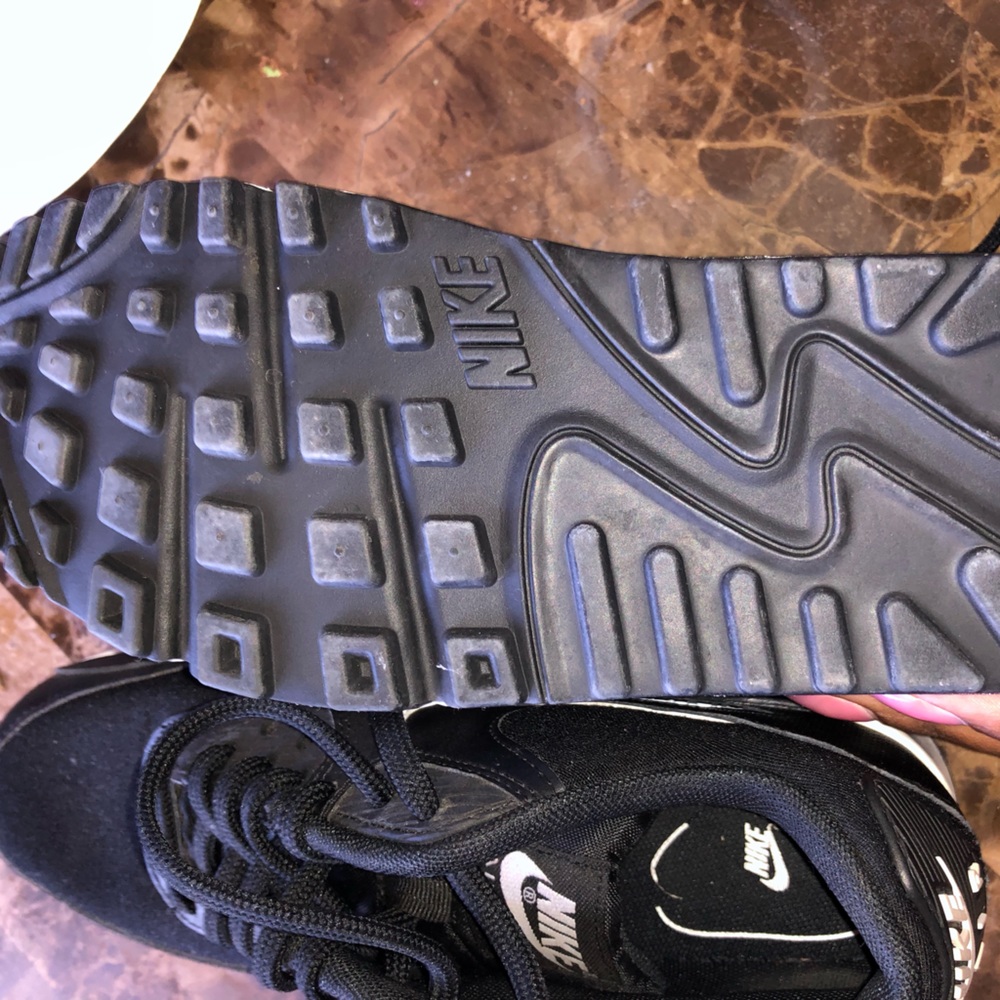 Air Max - Picture 4 of 8